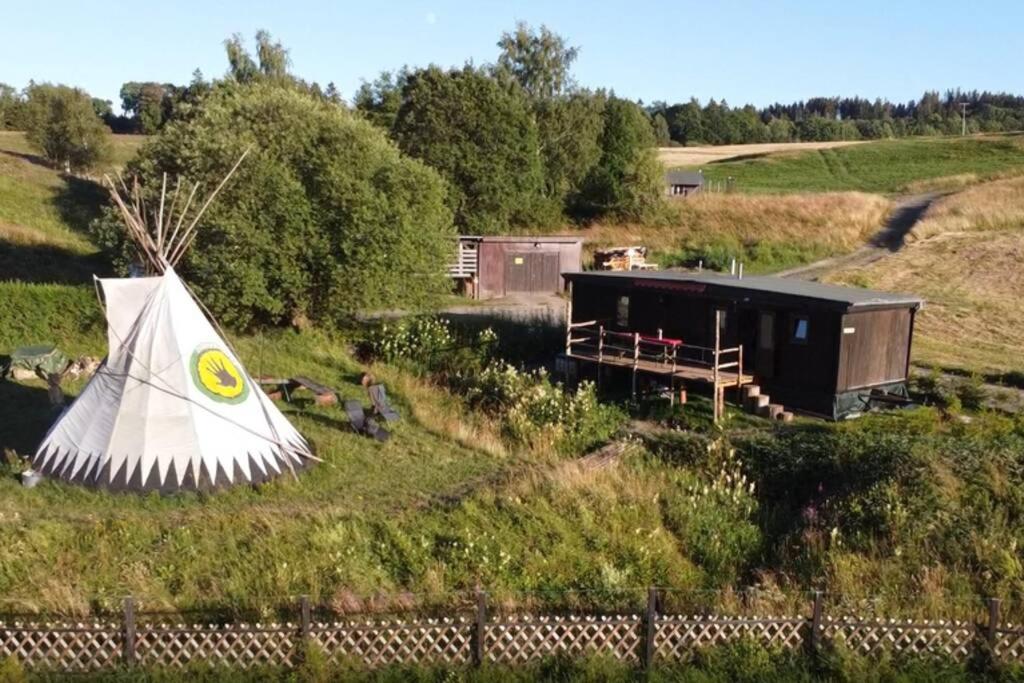 شقة بينيكيشتاين  في Tiny House Mit Indianerzelt Und Lagerfeuer Im Harz المظهر الخارجي الصورة